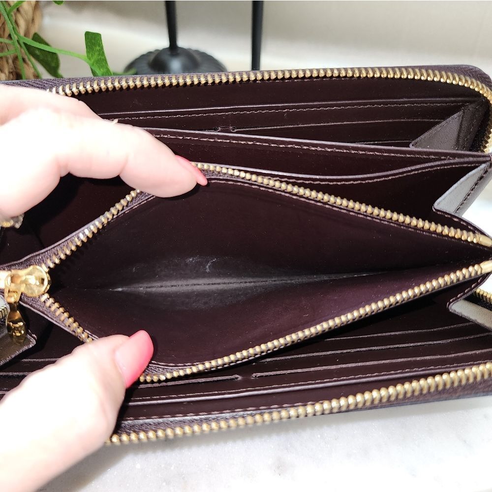 Authentic Louis Vuitton Vernis Amarante Zipper Wallet w/ Dust Bag and Box - Picture 10 of 17
